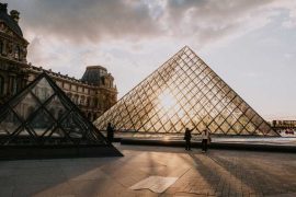 FINDING FRANCE LOUVRE DAY TOUR