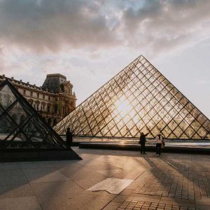 FINDING FRANCE LOUVRE DAY TOUR