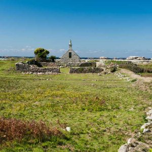 brittany-10day-itinerary-island-of-sein-chapel