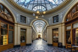 engraving artist in paris - finding france 2