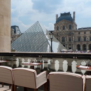 finding-france-Tailor-made-7day-tour-Paris-terrasse-louvre